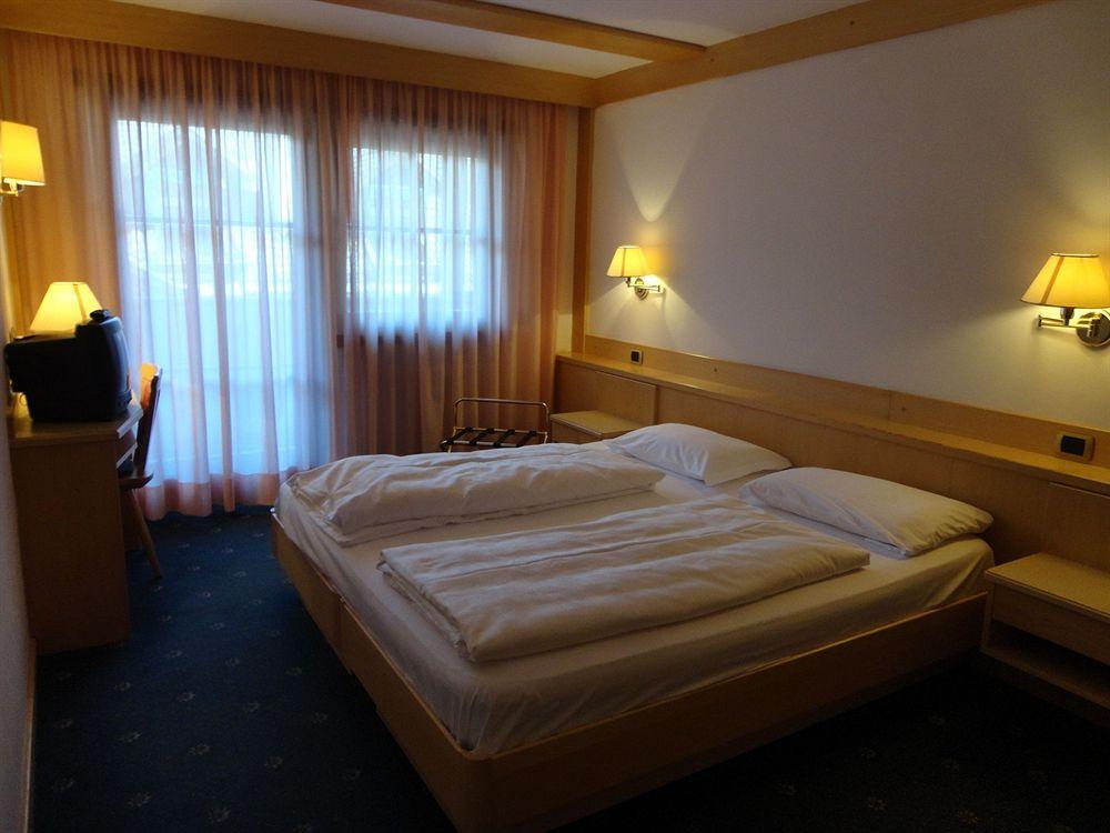 Garni Aritz Hotel Campitello di Fassa Exterior photo