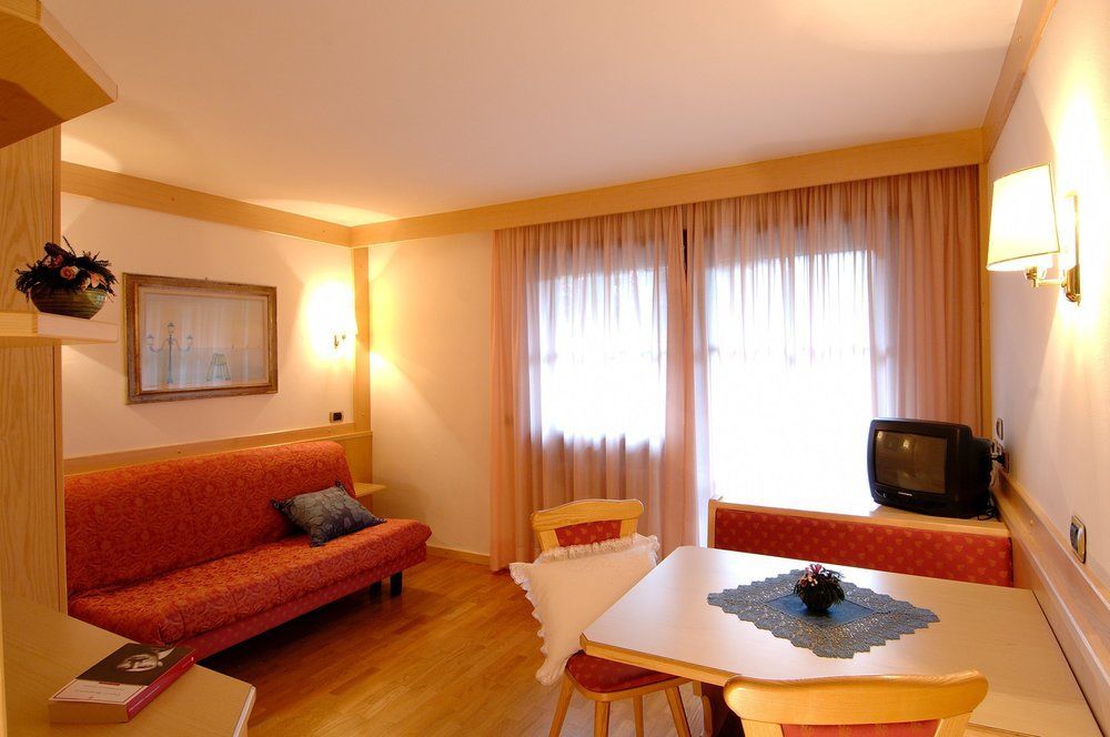 Garni Aritz Hotel Campitello di Fassa Exterior photo