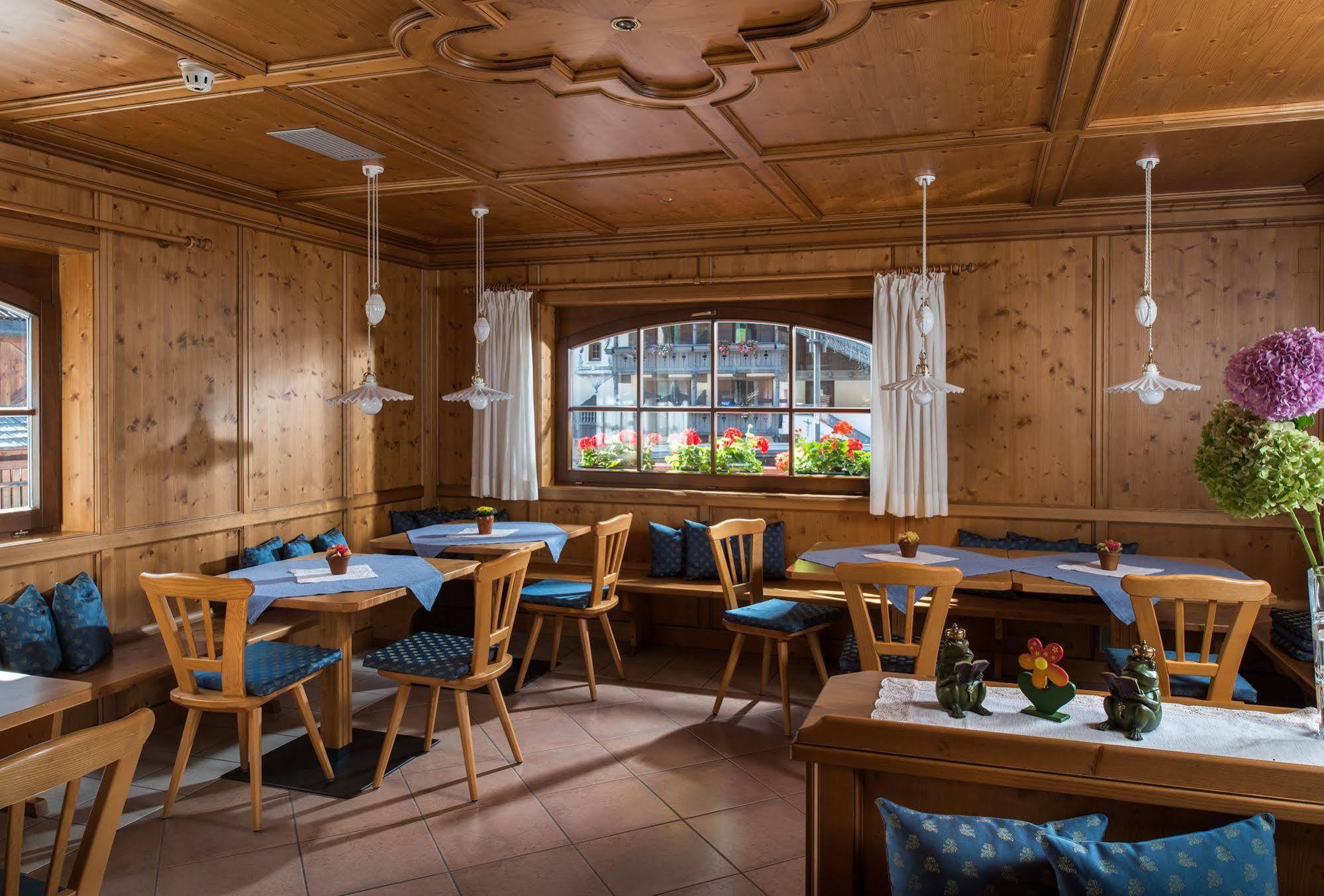 Garni Aritz Hotel Campitello di Fassa Exterior photo