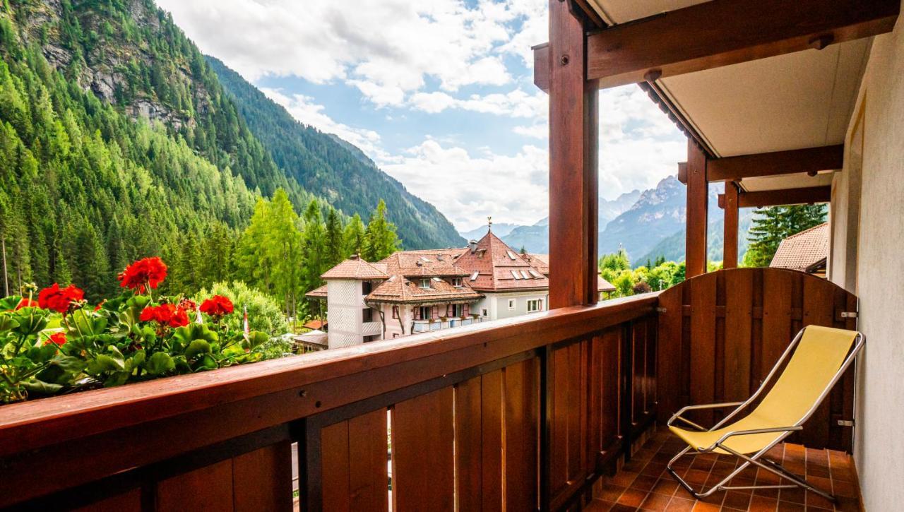 Garni Aritz Hotel Campitello di Fassa Exterior photo