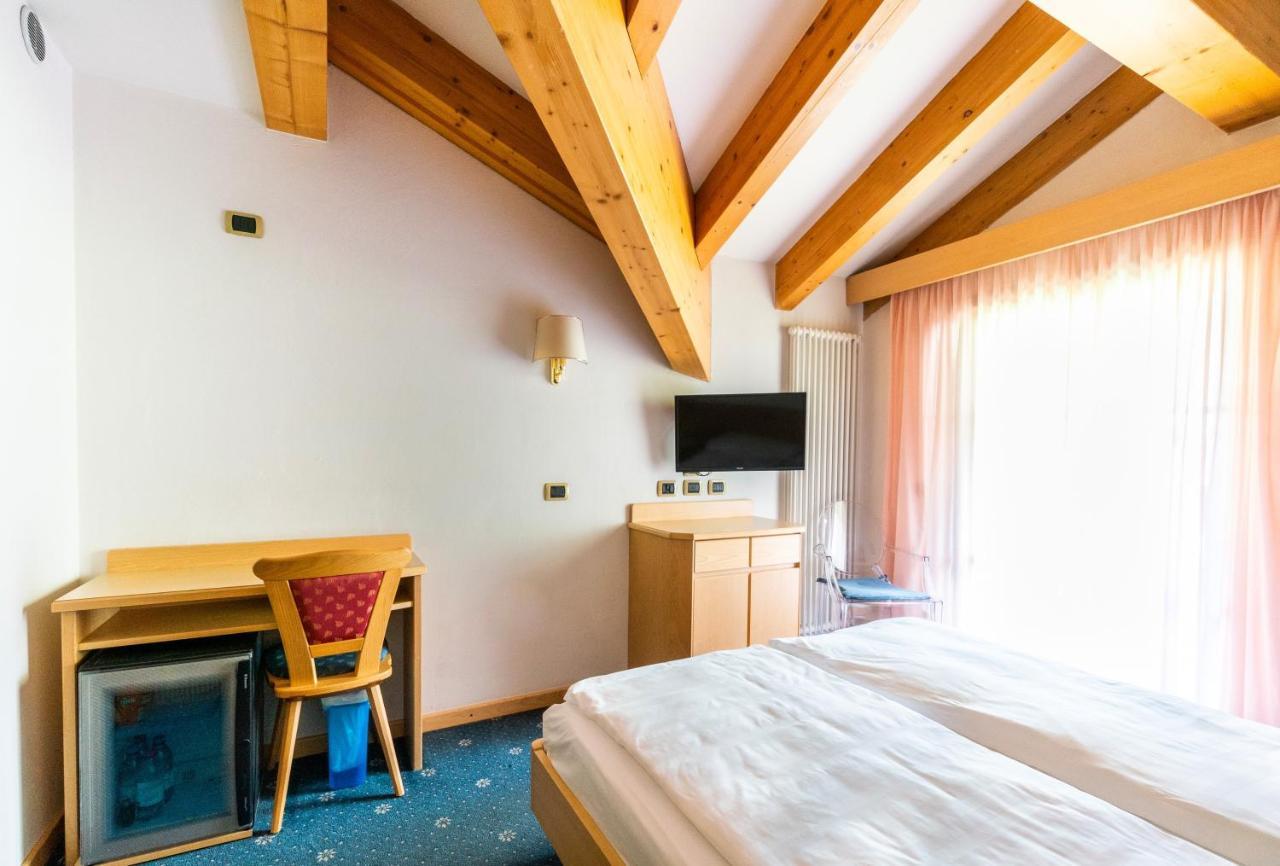 Garni Aritz Hotel Campitello di Fassa Exterior photo