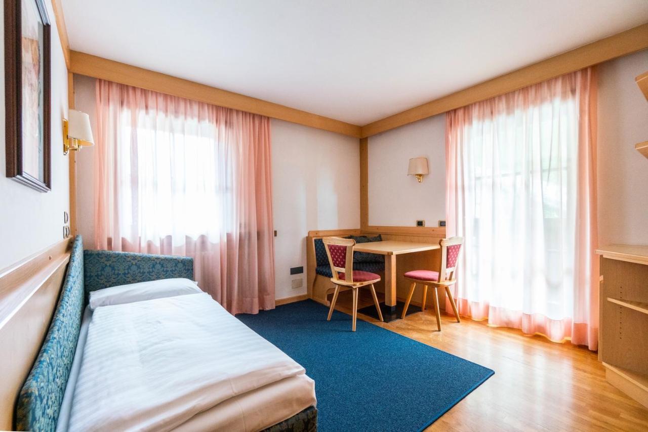 Garni Aritz Hotel Campitello di Fassa Exterior photo